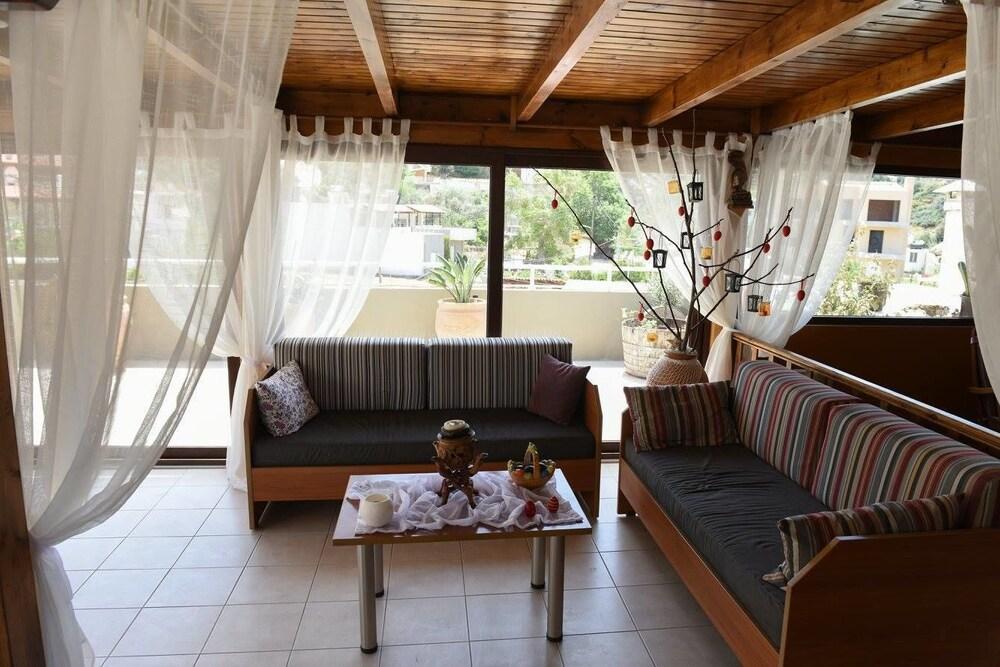 Dora Apartments Agia Pelagia  Bagian luar foto